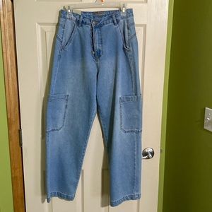 NWT Cream jeans high waist. 14in length 38in